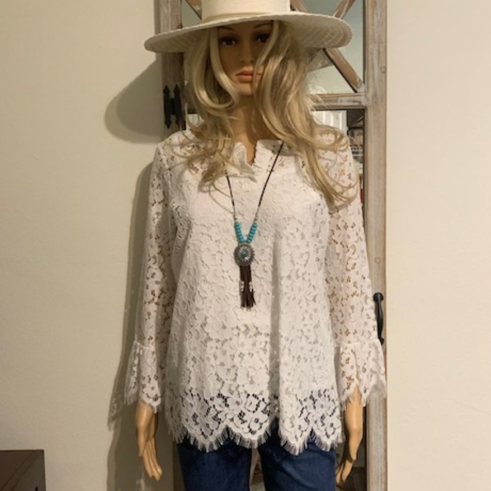 NWOT Rafaella Lace 3/4 sleeve top with built in camisole